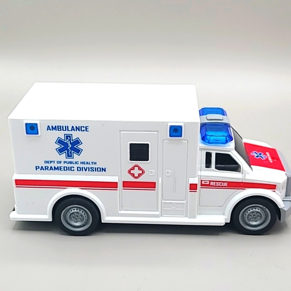 Ambulance Rescue Vehicle & Paw Patrol Marshall's Fire Truck Flashing Light Siren - Picture 4 of 12